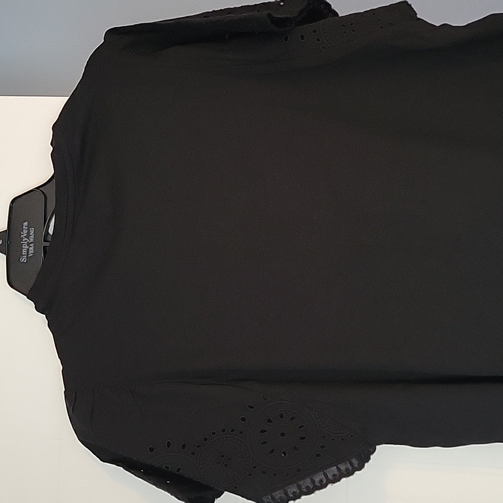 🆕️ GAP Woman's Eyelet Sleeve Top Size Medium - Picture 6 of 11